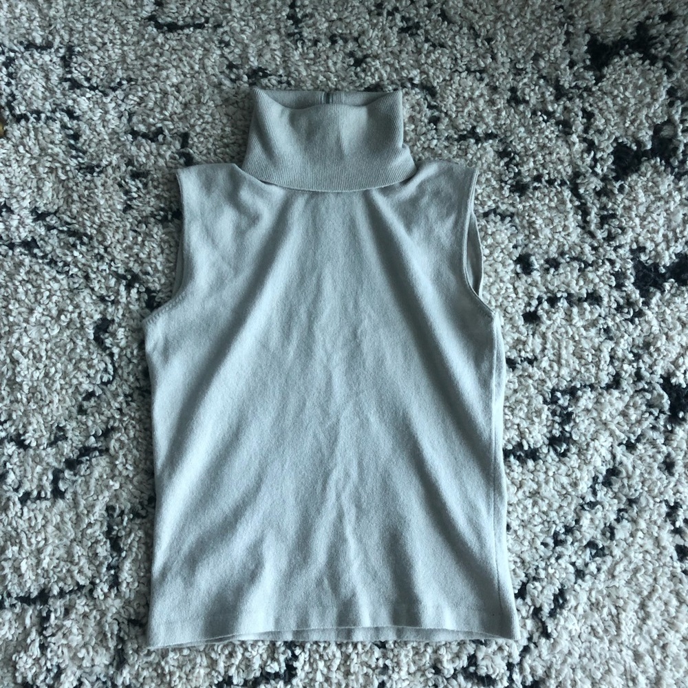 CHANEL Sleeveless Turtleneck